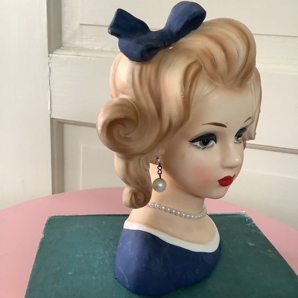 Vintage Caffco E3286 Porcelain Young Girl Lady Head Vase Planter Bow Pearls - Picture 2 of 9